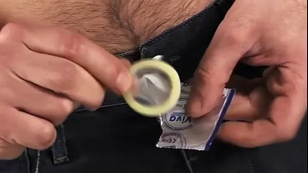 Regarder COMMENT METTRE CONDOM CORRECTEMENTTube au total