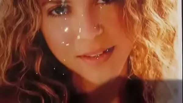 Přehrát celkem My huge cum tribute to Shakira Tube