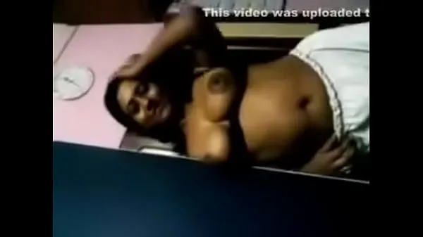 Sehen Sie sich insgesamt sexy-hot-indian-wife-exposed-boobs-and-enjoyed Tube an