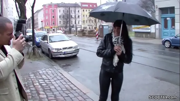 Oglejte si Teeny is approached on the street and fucked for money skupaj Tube