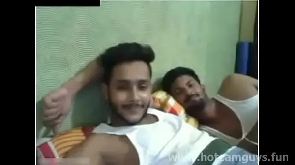 Oglejte si Indian Boys Having Fun on Cam skupaj Tube