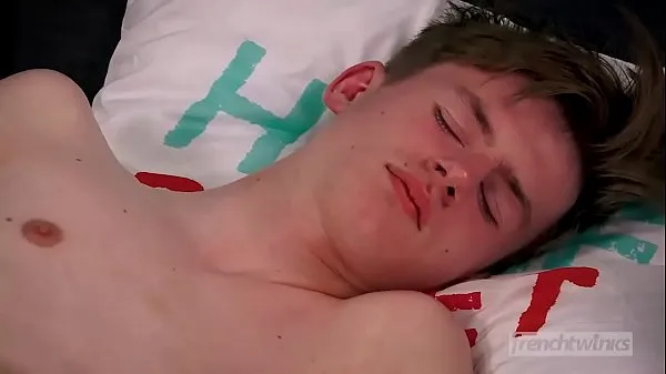 Sehen Sie sich insgesamt Die allererste Szene von Twink Celian Meyer mit Gabriel Lambert Tube an