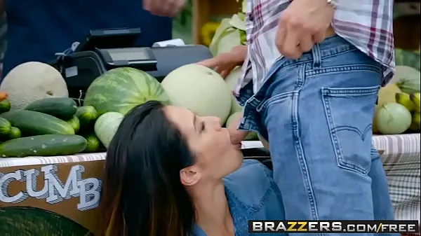 Regarder Brazzers - Histoires vraies de femmes - (Eva Lovia, Xander Corvus) - La femme de fermier - Bande-annonceTube au total