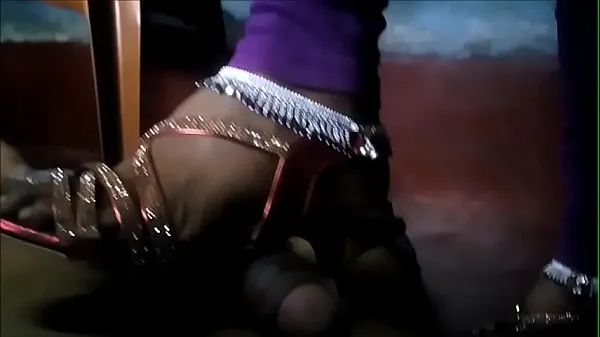 Titta på Indian Bhabhi Trampling dick in high heels and Anklets totalt Tube