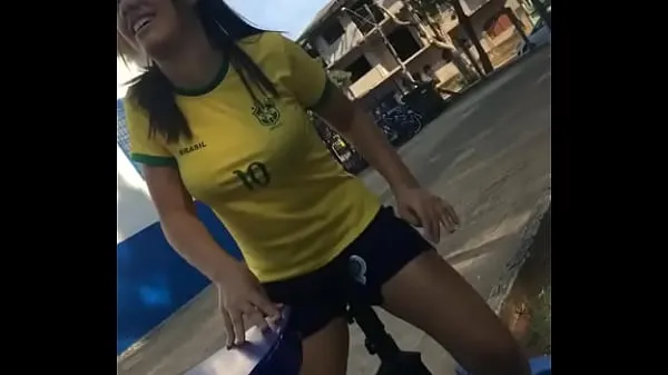 دیکھیں Brunette with Brazilian shirt sitting hot on cock کل ٹیوب