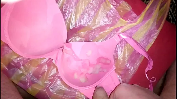 Sehen Sie sich insgesamt two cum satin pink bra Tube an