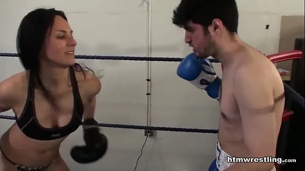 Watch Tattooed Bitch Beats Up Man in Boxing total Tube