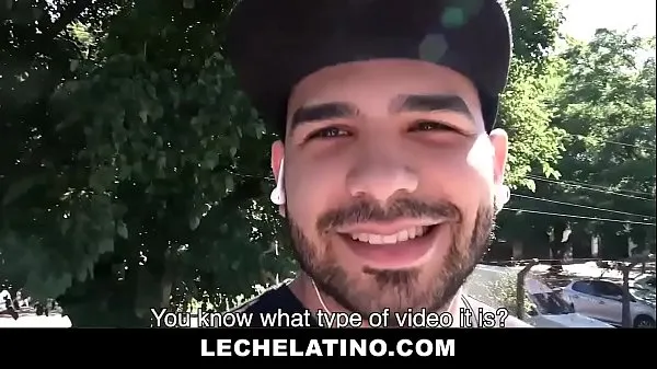 Δείτε συνολικά Bearded Latino Boy Joins In Gay Threesome For Money Tube