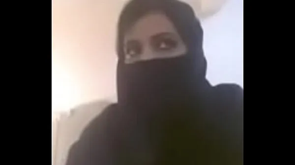 Bekijk Muslim hot milf expose her boobs in videocall totale buis