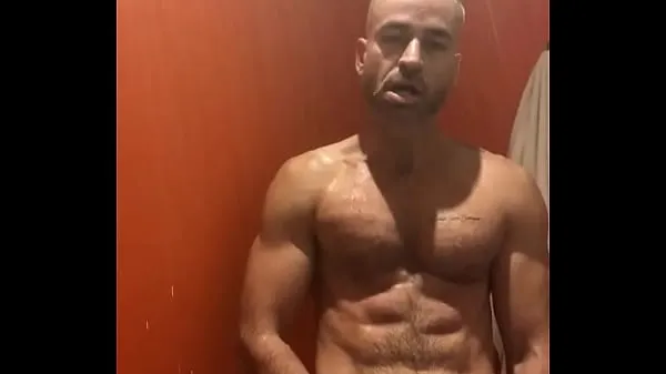 Se Gym shower masturbation totalt Tube