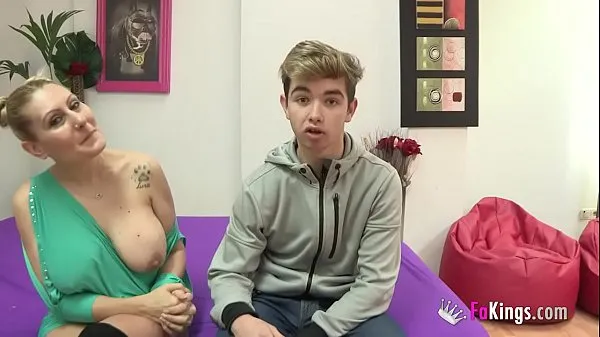Pozrieť celkom Nuria and her ENORMOUS BOOBIES fuck a 18yo rookie that "has her son's age Tube