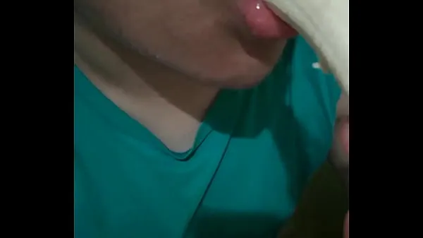 Přehrát celkem gay sucking hot for the first time Tube