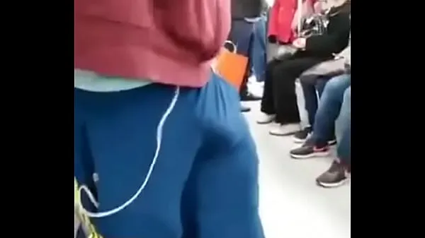 Se handsome in the subway can not hide the holy cock totalt Tube