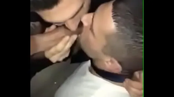 Dois homens fazendo sexo oral gay toplam Tube'u izleyin