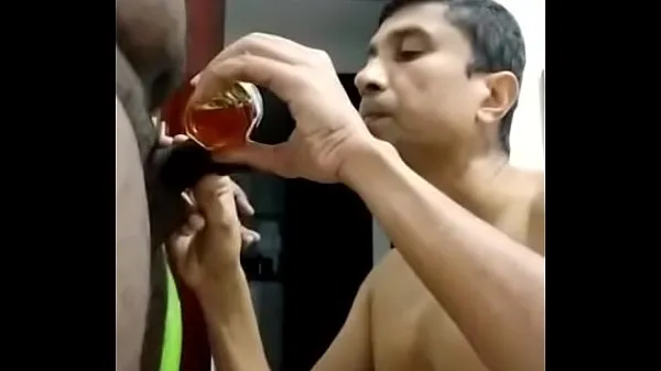 شاهد Sucking honey off cock Indian gay إجمالي الأنبوبة