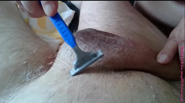 Přehrát celkem BBW slut makes shave attempt 2 ** the razor Tube