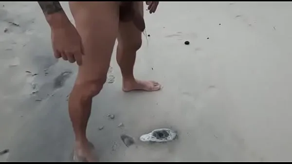 Pozrieť celkom mature man dedicating his golden shower ON THE NUDE BEACH Tube