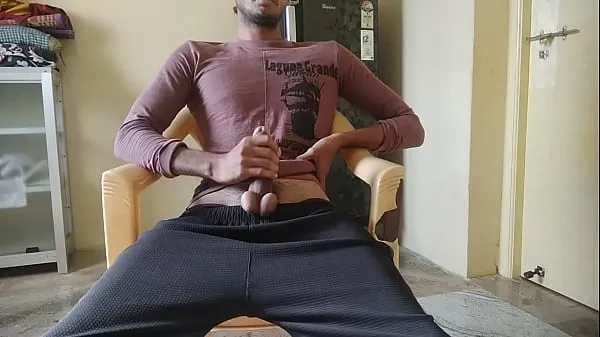 Přehrát celkem Handjob younguy india in lockdown Tube