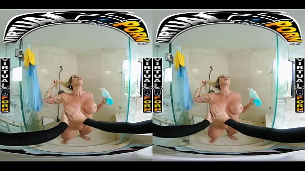 ดู Busty Blonde MILF Robbin Banx Seduces Step Son In Shower Tube ทั้งหมด