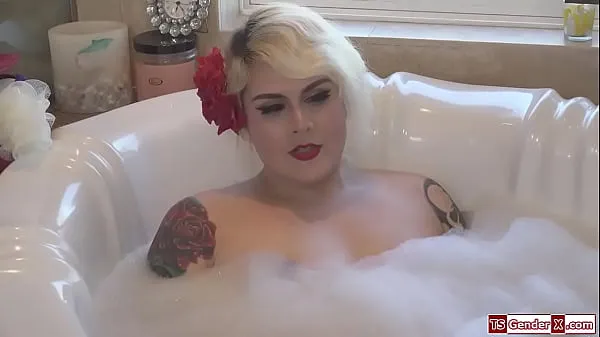 Trans stepmom Isabella Sorrenti anal fucks stepson toplam Tube'u izleyin