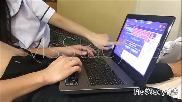 Ang paglalaro ng magkaklase ng Online Game ay nauwi sa mainit na pagtatalik toplam Tube'u izleyin