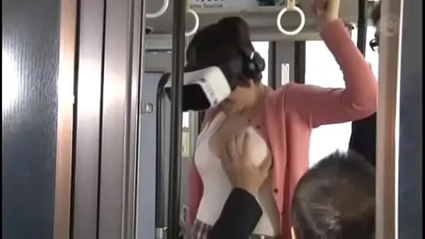 Guarda Cute Asian viene scopata sul bus indossando occhiali VR 1 (har-064Tutto in totale