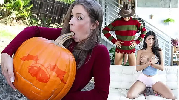 Oglądaj BANGBROS - Halloween Compilation 2021 (Includes New Scenes cały kanał