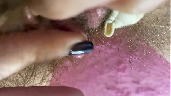 Oglejte si Closeup hairy cunt cums hard with erected clitoris skupaj Tube