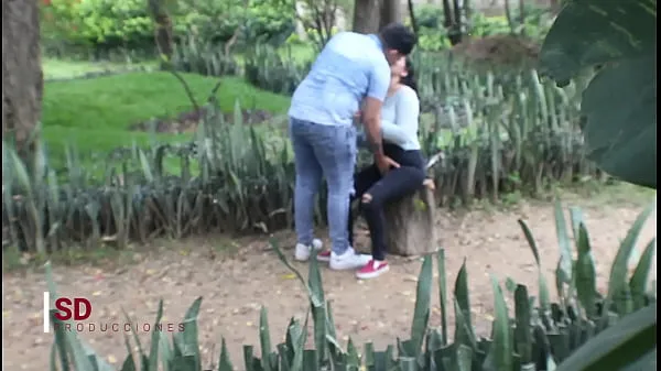 Watch SPYING ON A COUPLE IN THE PUBLIC PARK total Tube