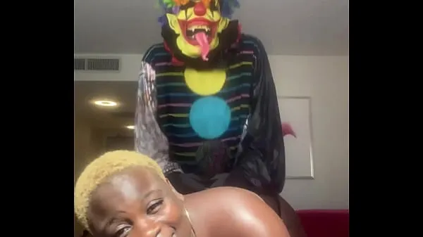 شاهد Marley DaBooty Getting her pussy Pounded By Gibby The Clown إجمالي الأنبوبة