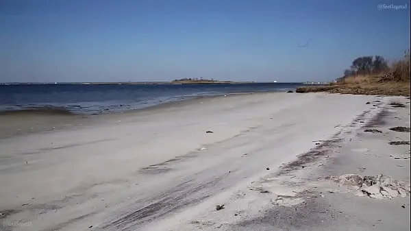 دیکھیں HoneyDippedC blows white guy on the beach , almost gets caught کل ٹیوب