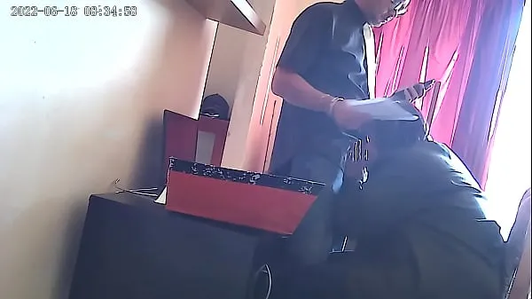 Bekijk cctv camera secretary sucking the bosses cock totale buis