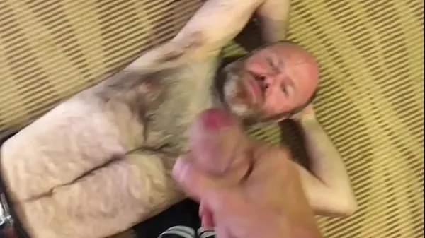 观看Chubby hairy Norwegian bear sucking Polish cock总管