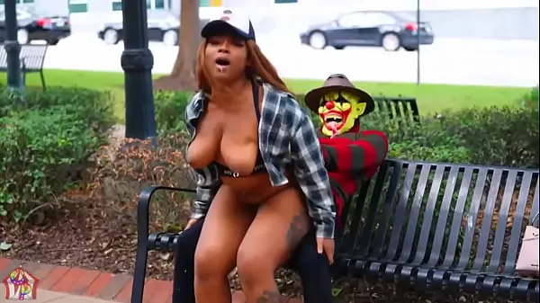 شاهد Gibby the Clown and Mademohlala fuck downtown Atlanta in broad day light إجمالي الأنبوبة