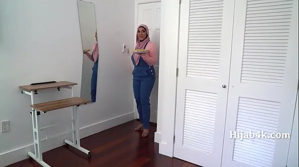 Sehen Sie sich insgesamt Corrupting My Chubby Hijab Wearing StepNiece Tube an