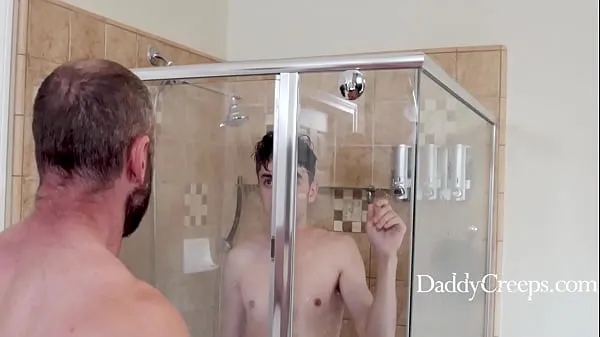 Přehrát celkem Stepdad Creeps On Stepson Taking A Shower Tube