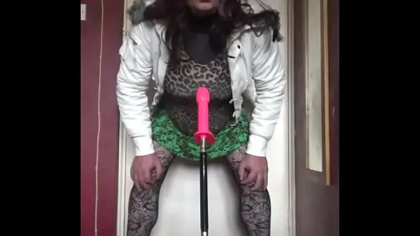 Katso bisexual crossdresser wants to be filmed while getting his anal pussy fucked by a real cock instead of this dildo machine fucking him part 41 Tube yhteensä