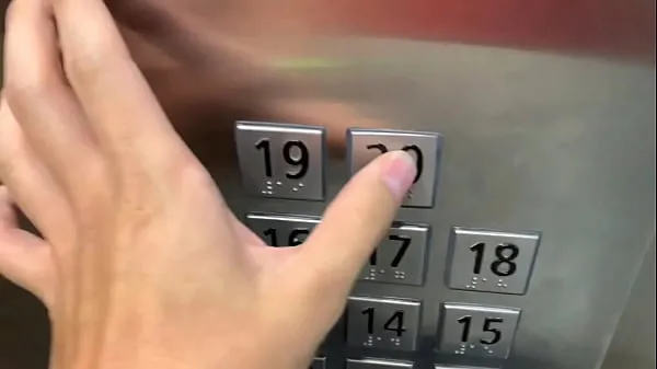 شاهد Sex in public, in the elevator with a stranger and they catch us إجمالي الأنبوبة