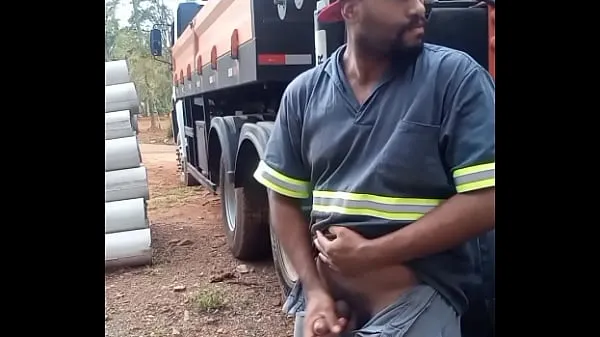 Pozrieť celkom Worker Masturbating on Construction Site Hidden Behind the Company Truck Tube