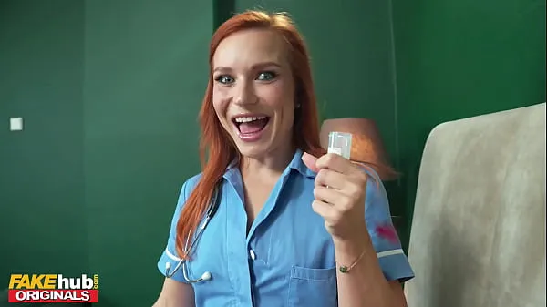 Bekijk FAKEhub - Hot redhead nurse with perfect little pink shaved pussy has to collect a sperm sample totale buis