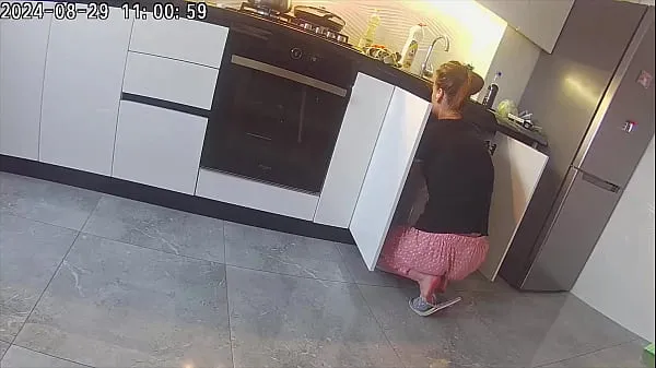 Pozrieť celkom Real cheating. Wife fucks a neighbor in the kitchen Tube