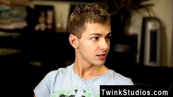 Se Amazing twinks Brice Carson is bragging to his friend Keith Conner i alt Tube